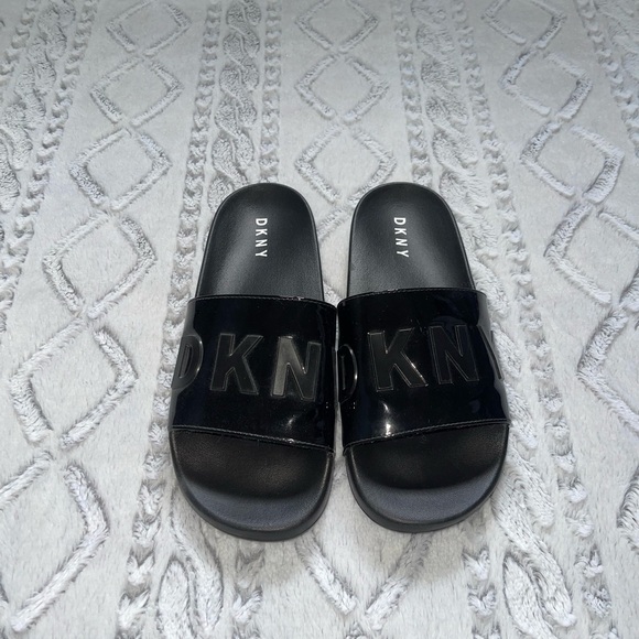 NWOT DKNY Women’s Slides - Picture 1 of 6
